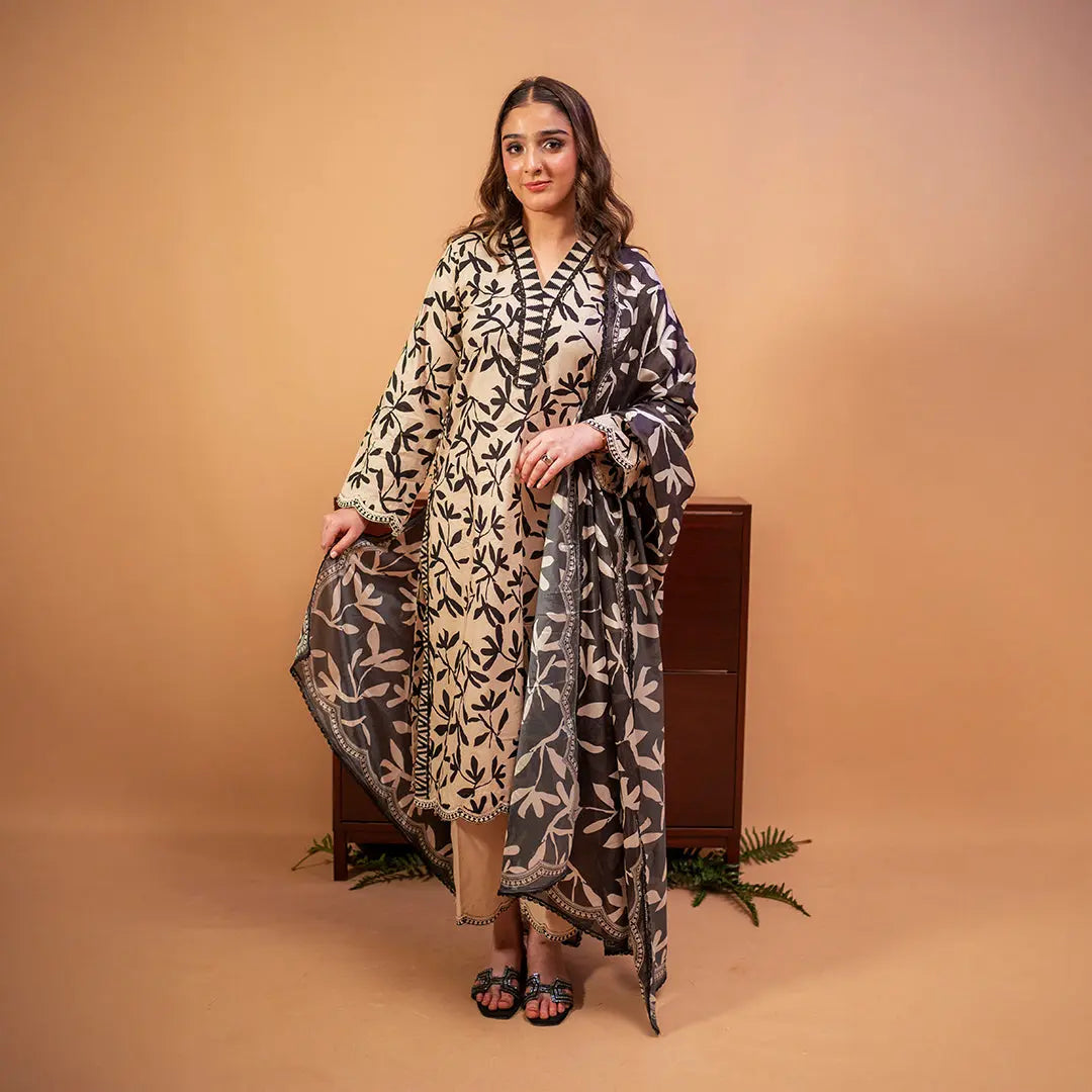 Black and Beige Dehmar