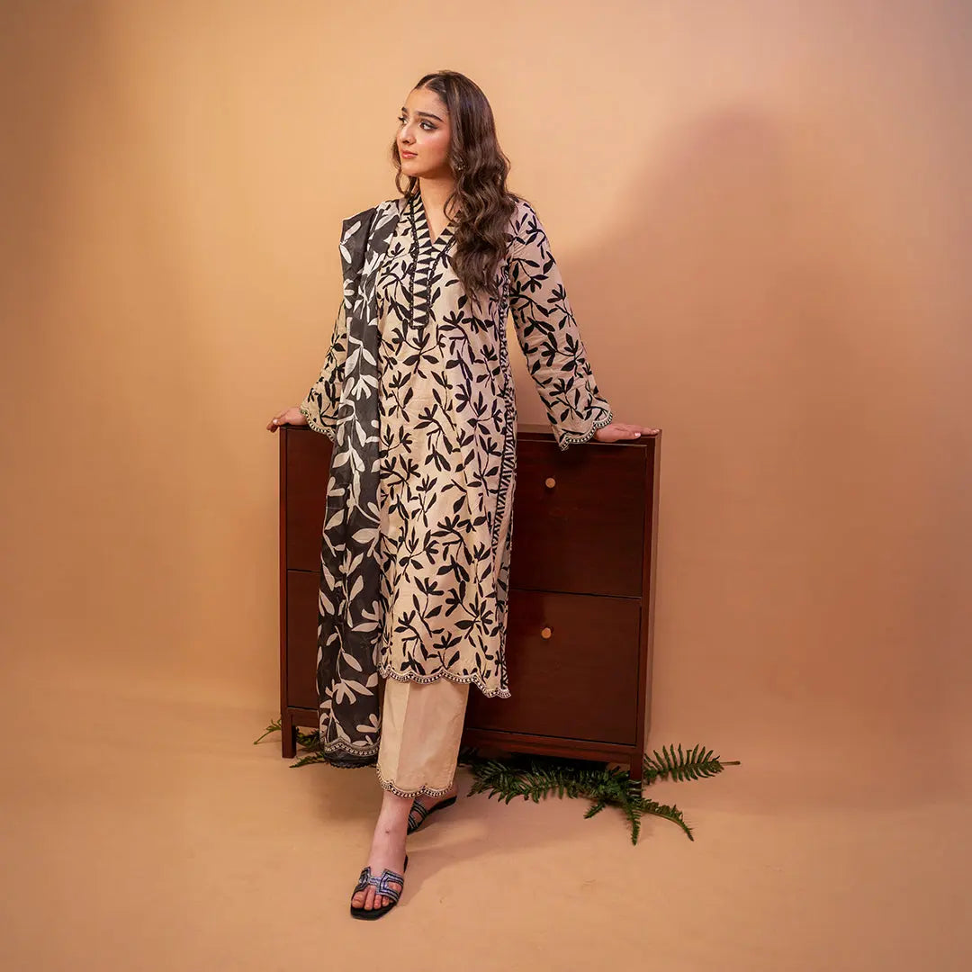 Black and Beige Dehmar